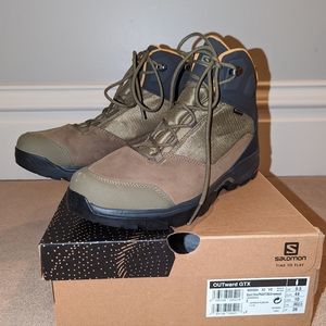 Salomon Men's Outward GTX Hiking Shoes Size 10 NEW WITH BOX Waterproof